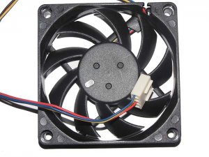 AVC 7015 7CM DE07015B12U  12V 0.7A 4 Wires Cooler Fan