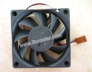 AVC 7020 7CM DA07020R12U FAR 12V 0.7A 3 Wires Cooler Fan